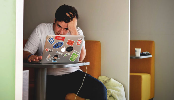 University Governance Favors the Standardization of Online Programs