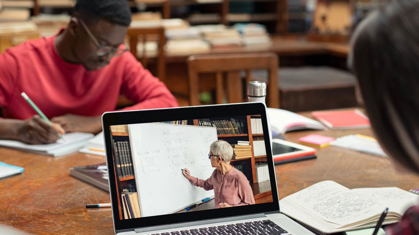 The Top News Stories of the Year on edX, Coursera, and Learning at Scale Platforms