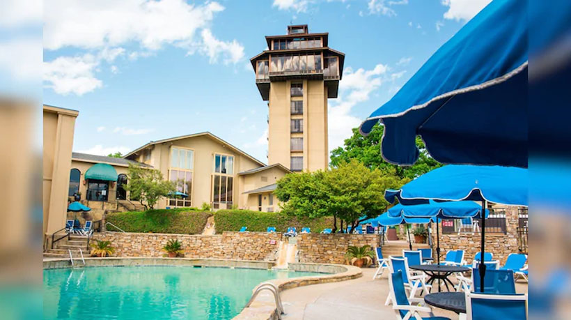 A StartUp Brings Together Online Students in a COVID-Safe Campus Resort in Texas