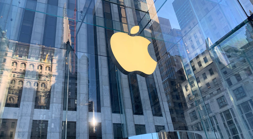 Apple Tests Its Own Chatbot, But It Doesn't Plan to Release It This Year