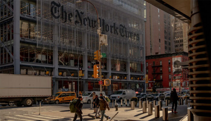 OpenAI mantuvo conversaciones con importantes editores de noticias sobre la concesión de licencias para su contenido OpenAI mantuvo conversaciones con importantes editores de noticias sobre la concesión de licencias para su contenido