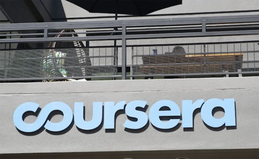 Coursera se une a Udemy, poseyendo el 59% de la compañía combinada, valorada en $2.5 mil millones
