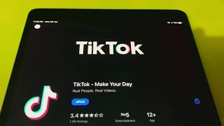 Artificial intelligence, layoffs and viral trends