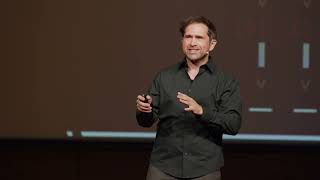 Can AI find its own poetic voice?