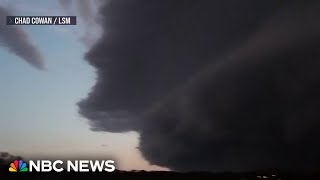 Massive tornadoes tear across Midwest